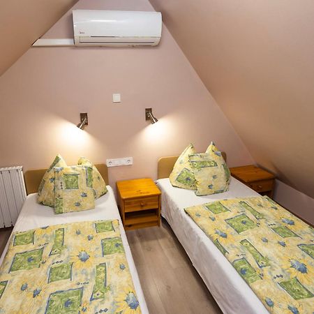 Cecey Apartman เอ็กเกอร์ ภายนอก รูปภาพ